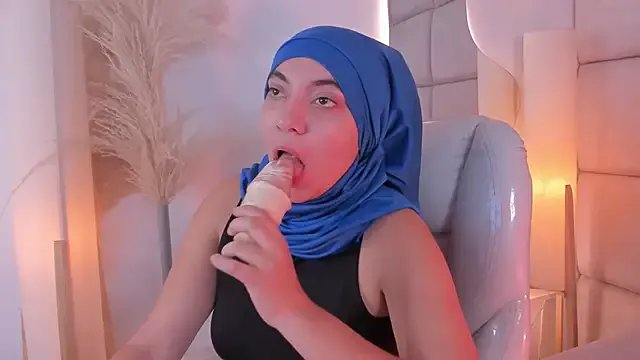 Sooffii_1 on StripChat