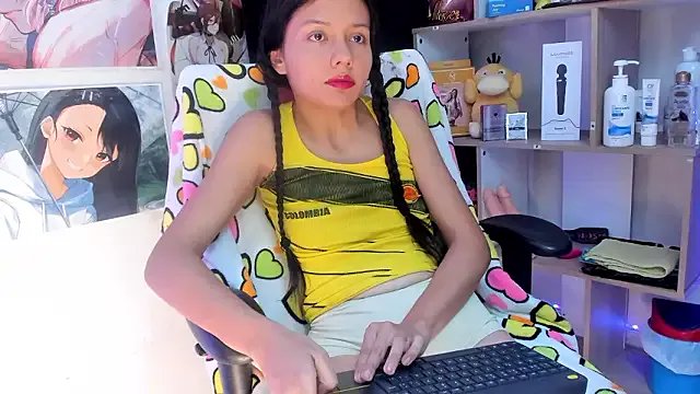 Stefany_Lovers01 — Fingering hard closely