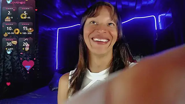 Summer_XO on StripChat