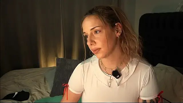 SweetBella95_ on StripChat