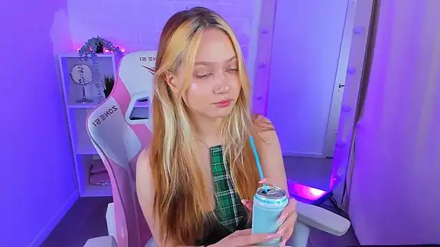 SweetieAngela on StripChat 