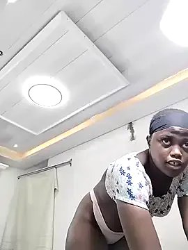 SweetSavage18 on StripChat