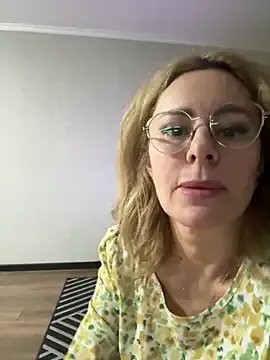 Tania201243 on StripChat