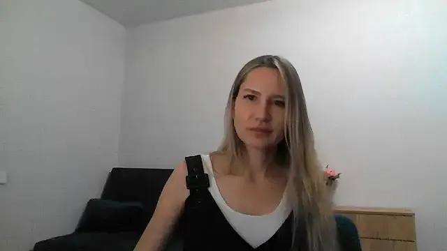 Tavriena on StripChat