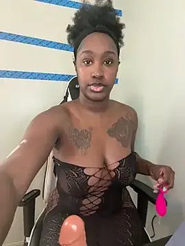 ToyaThick on StripChat