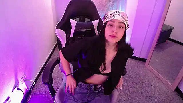 vallolett on StripChat