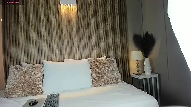 VanneCamiel on StripChat 