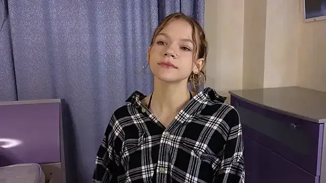 VelvetRisque on StripChat 