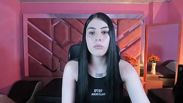 Victoria_14 on StripChat