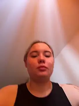 VineraSweet — pinching and licking nipples