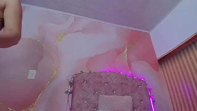 violet_taylor_ on StripChat