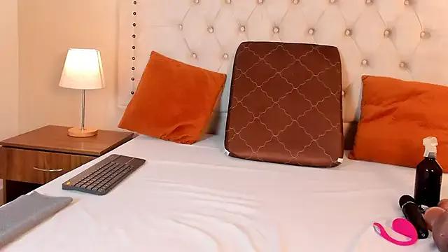 vivi_ruby — 4 fingers iun my pussy