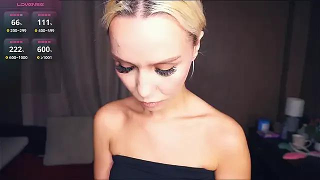 WilonaAven — bite and slap Delia sexy ass