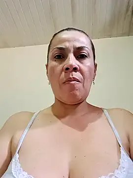 Zaralu_ on StripChat 