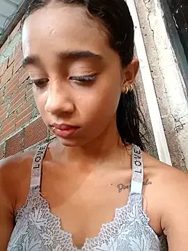 Zoe_Sweett18 on StripChat